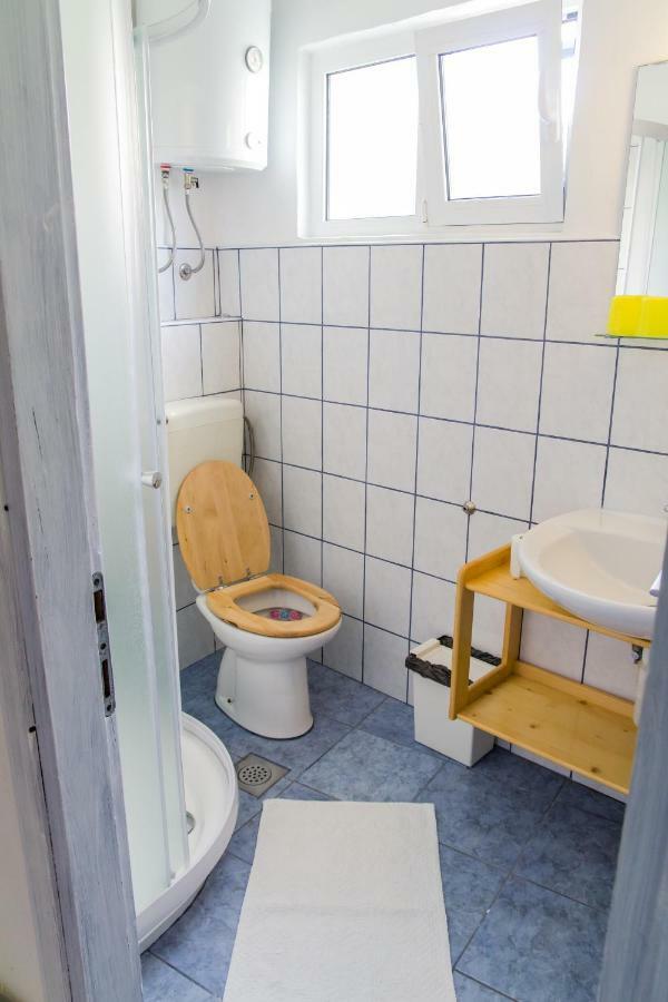 Karmen A Apartment Veli Losinj Luaran gambar